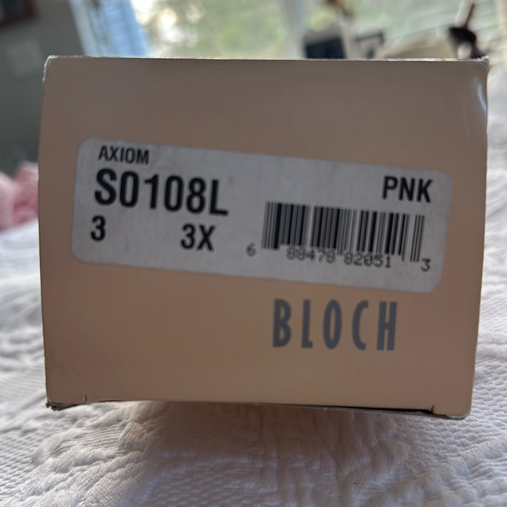 Discontinued Bloch Axiom Pointe Shoes